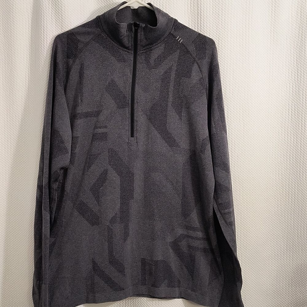 Lululemon  Men's Jersey